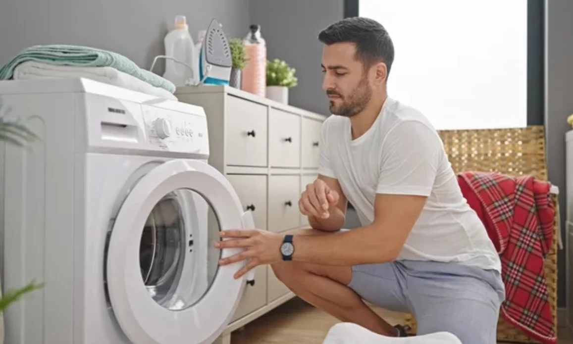 Waschmaschine pumpt nicht ab und brummt – Ursachen und Lösungen